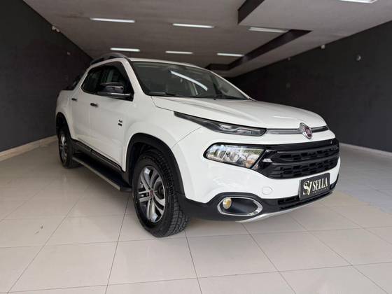FIAT TORO 2.0 16V TURBO DIESEL VOLCANO 4WD AT9 FIAT TORO 2.0 16V TURBO DIESEL VOLCANO 4WD AT9